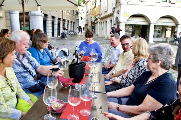 Friuli - aperitif in the Piazza