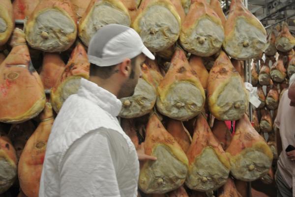 emilia-romagna-prosciutto-2-2013.jpg Emilia Romagna Tour